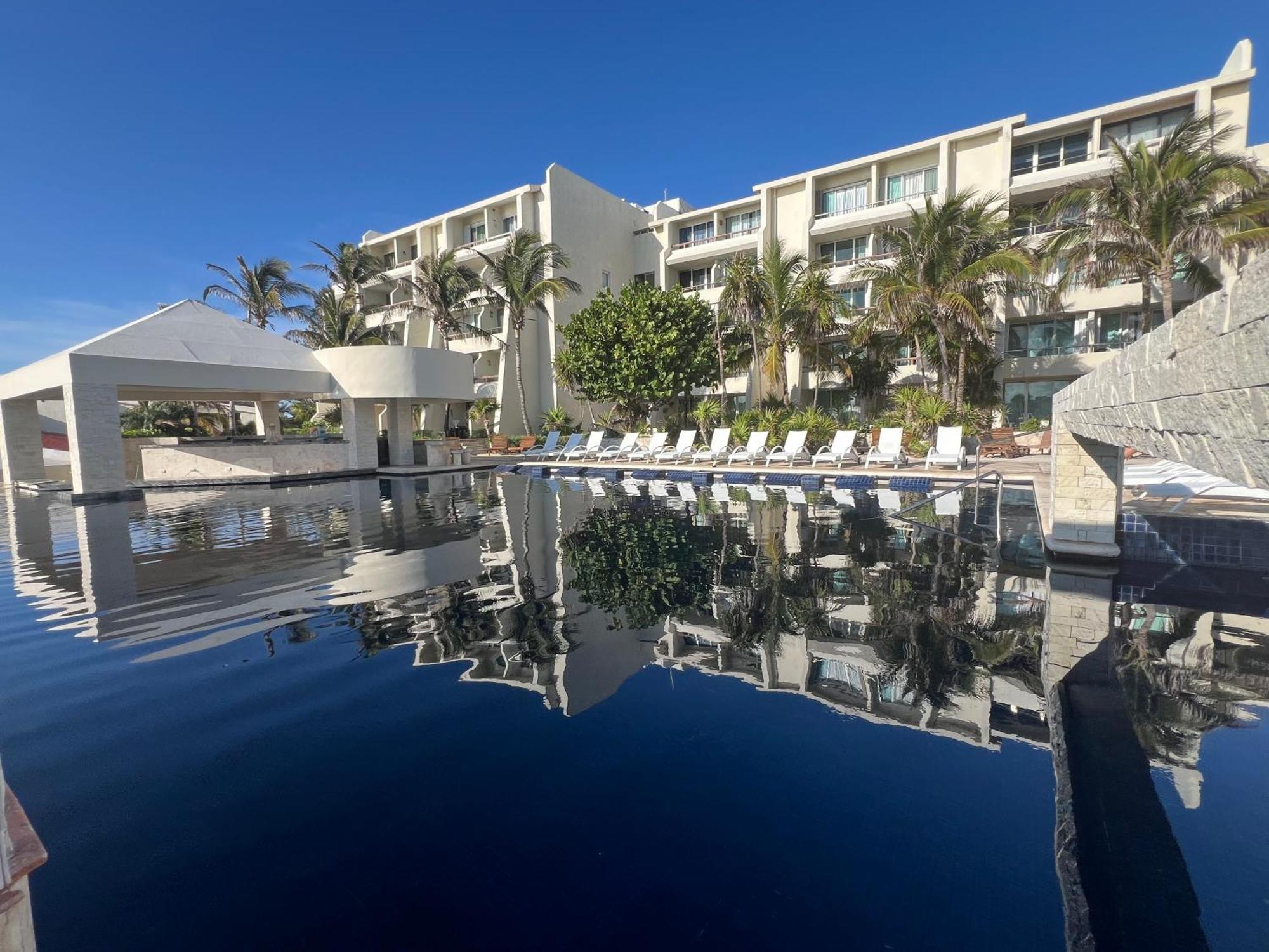 Apartment Solymar Studio Apt Beachfront With Sunset Views Cancún