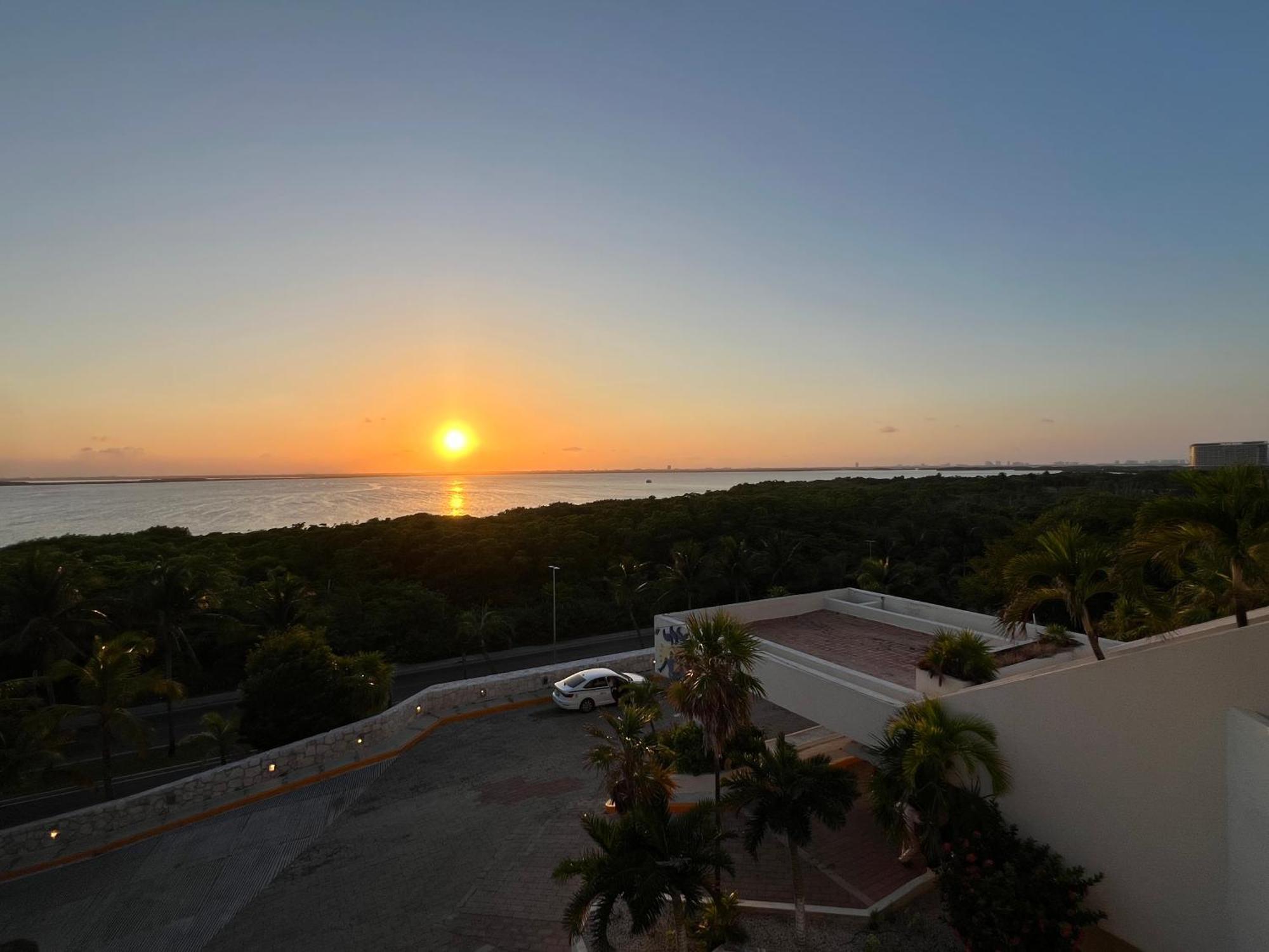 Solymar Studio Apt Beachfront With Sunset Views Apartment Cancún